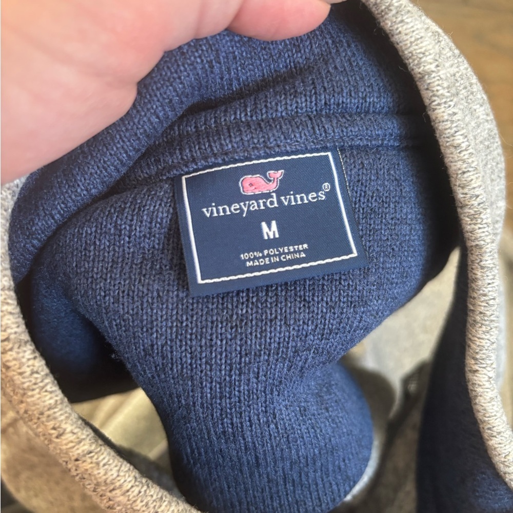 Vineyard Vines Men's Mountain Sweater Fleece Vest Medium in Gray Preppy Office - Picture 3 of 3